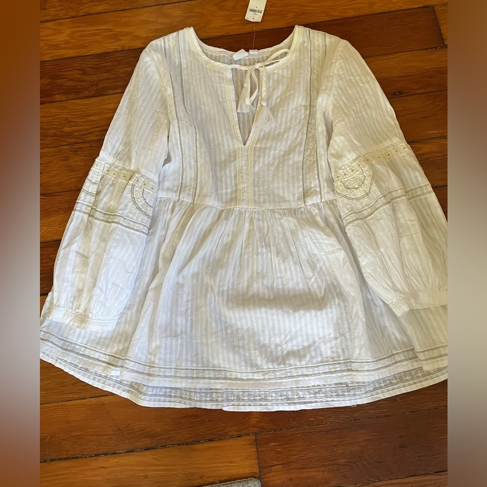 Brand new with tags Gap women’s peasant blouse